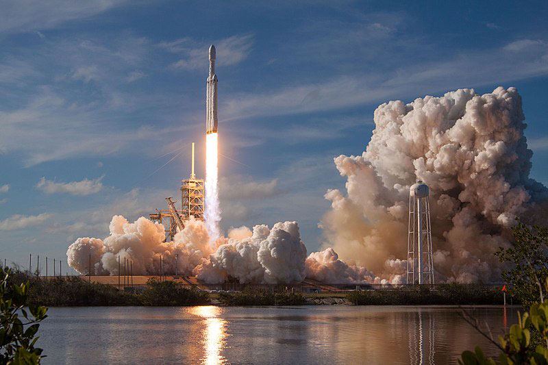 Демонстрационный запуск Falcon. Фото: wikipedia.org, SpaceX